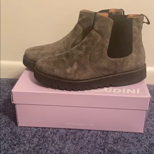 Suede Green boots